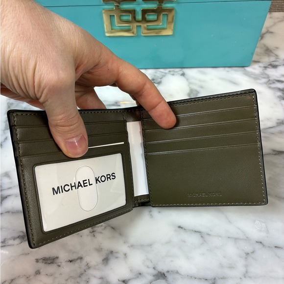 NWT Michael Kors Cooper Olive Multi Ombre Men’s Billfold Wallet - Picture 6 of 8